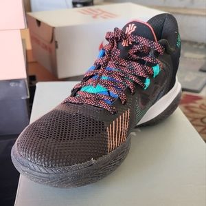 Nike kyrie flytrap V , black,alarming-sequoia , unisex , mens 7.5 / women's 9